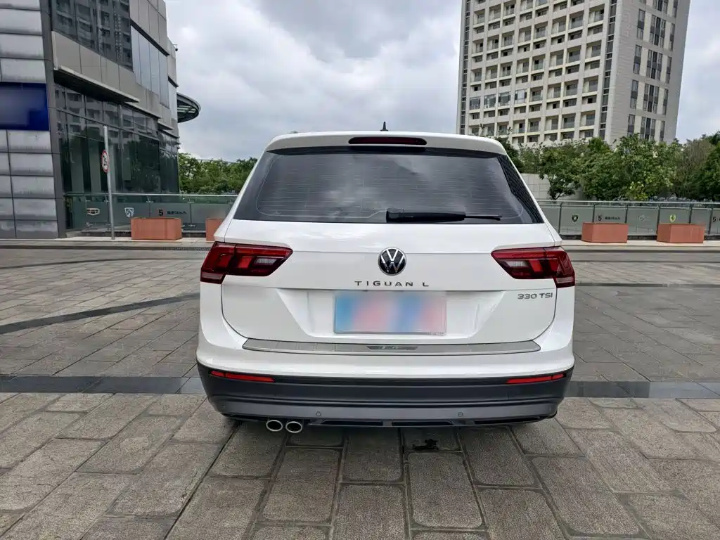 Фото 7 - Volkswagen Tiguan L