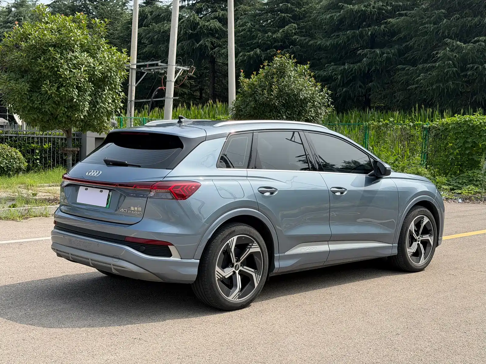 Photo 6 - Audi Q4 e-tron
