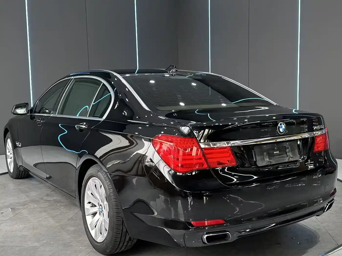 BMW 7 Series 2009 Model 740Li Leading Edition фото 8