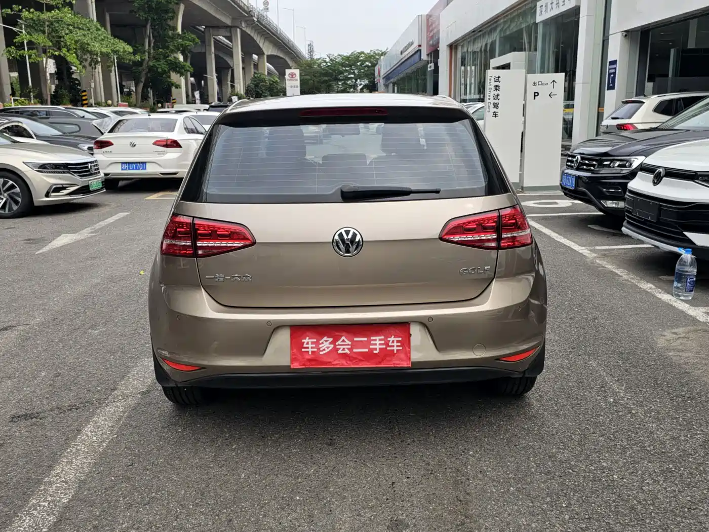 Volkswagen Golf 2015 1.6L Automatic Comfort фото 13