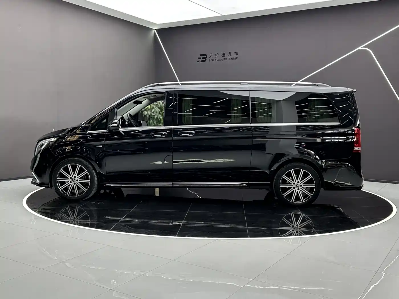 MERCEDES-BENZ V CLASS