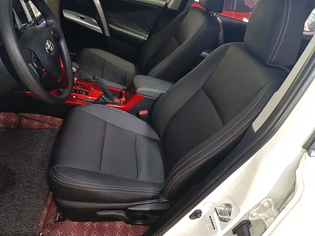 Toyota RAV4 Rongfang 2016 2.0L CVT 2WD Trend (China V) фото 8