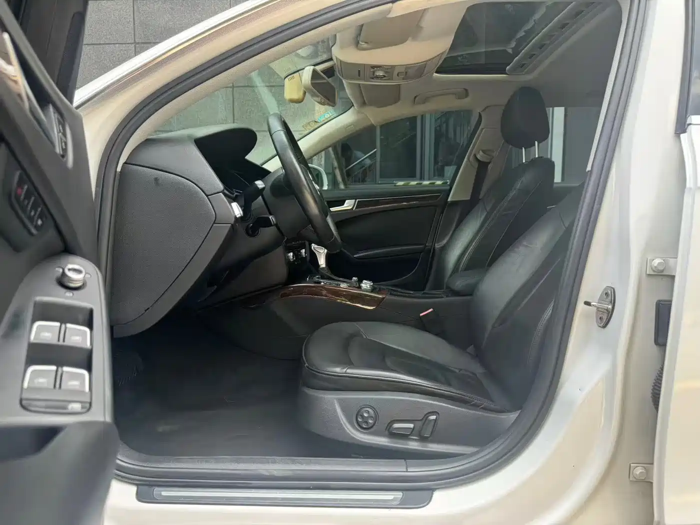 Фото 8 - Audi A4L