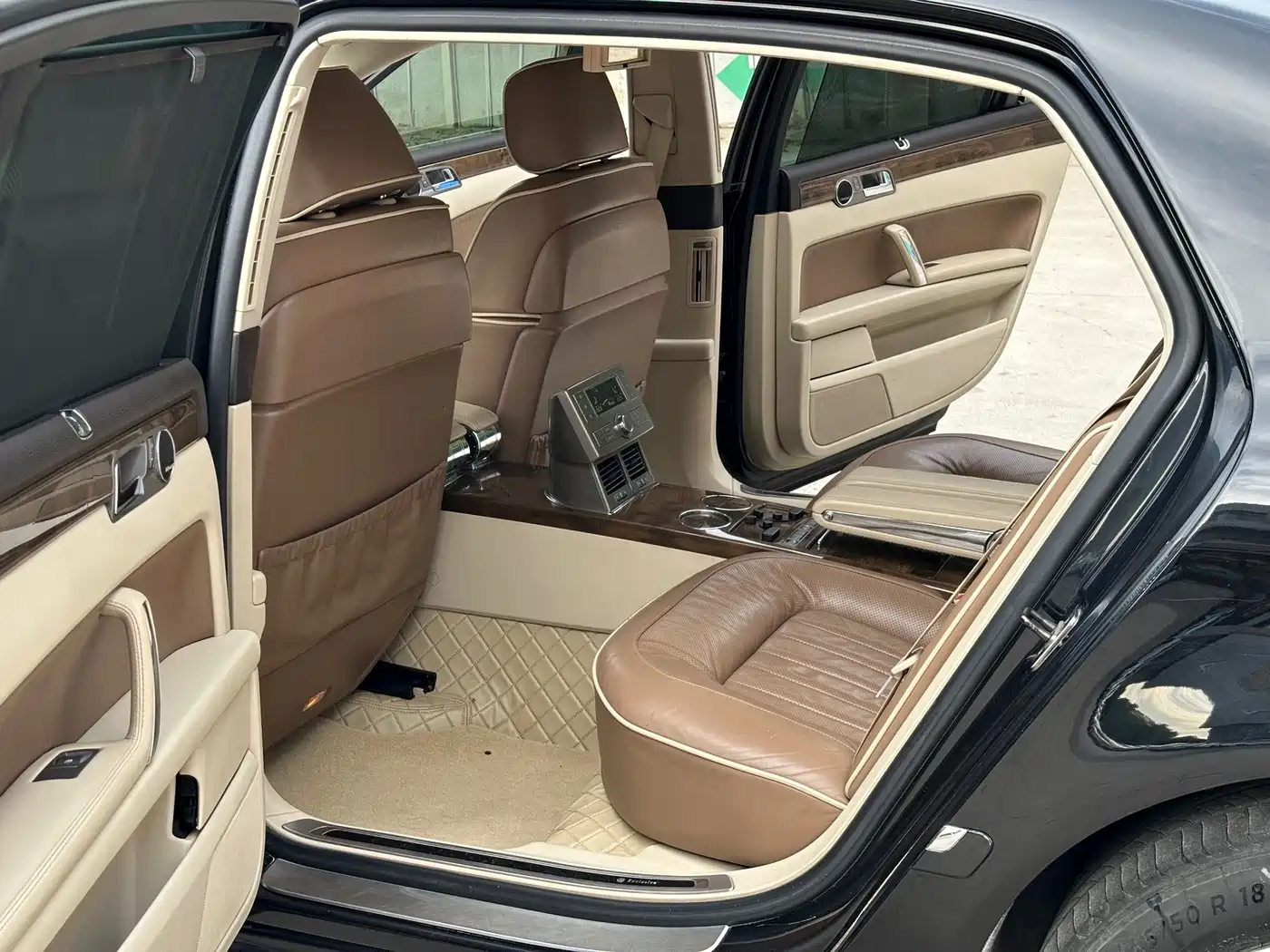 Volkswagen Phaeton 2012 2012 3.6L Premium Custom