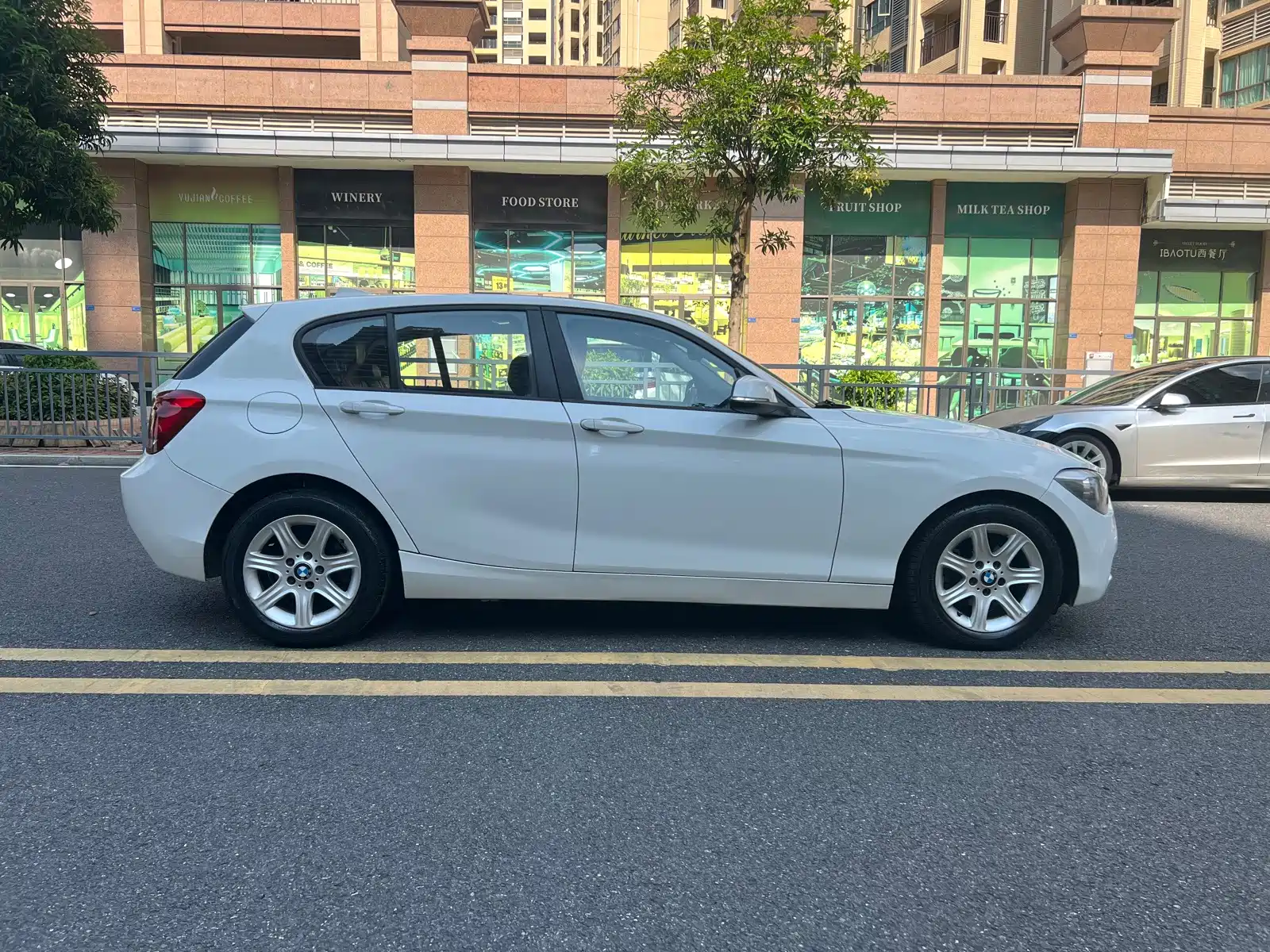 Фото 6 - BMW 1 Series (Import)