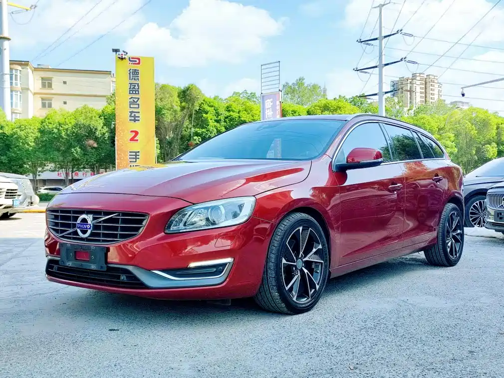 Фото 1 - Volvo V60
