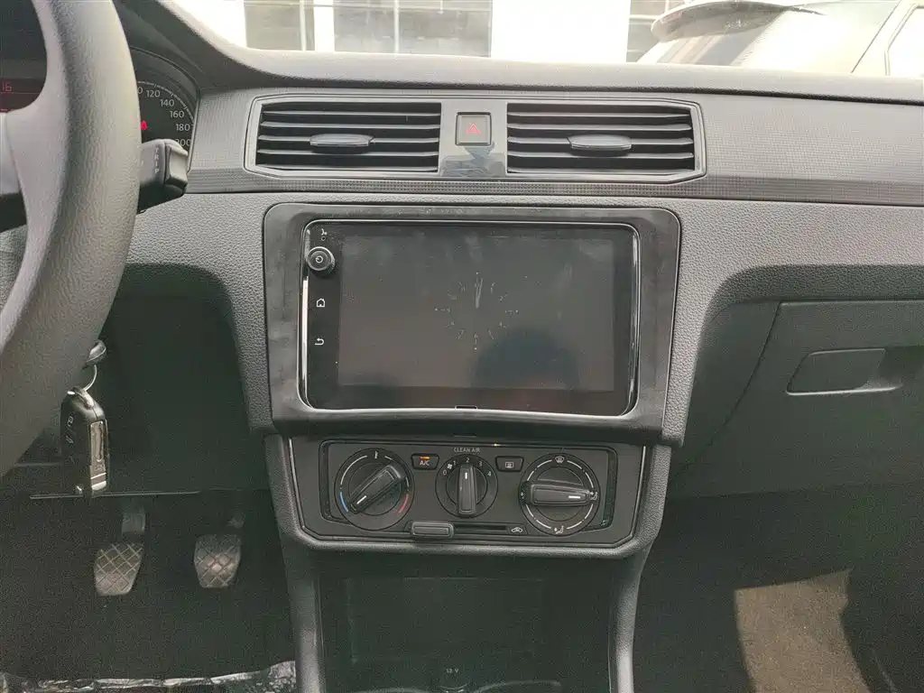 Volkswagen Santana 2018 1.5L Manual Trend Edition фото 13