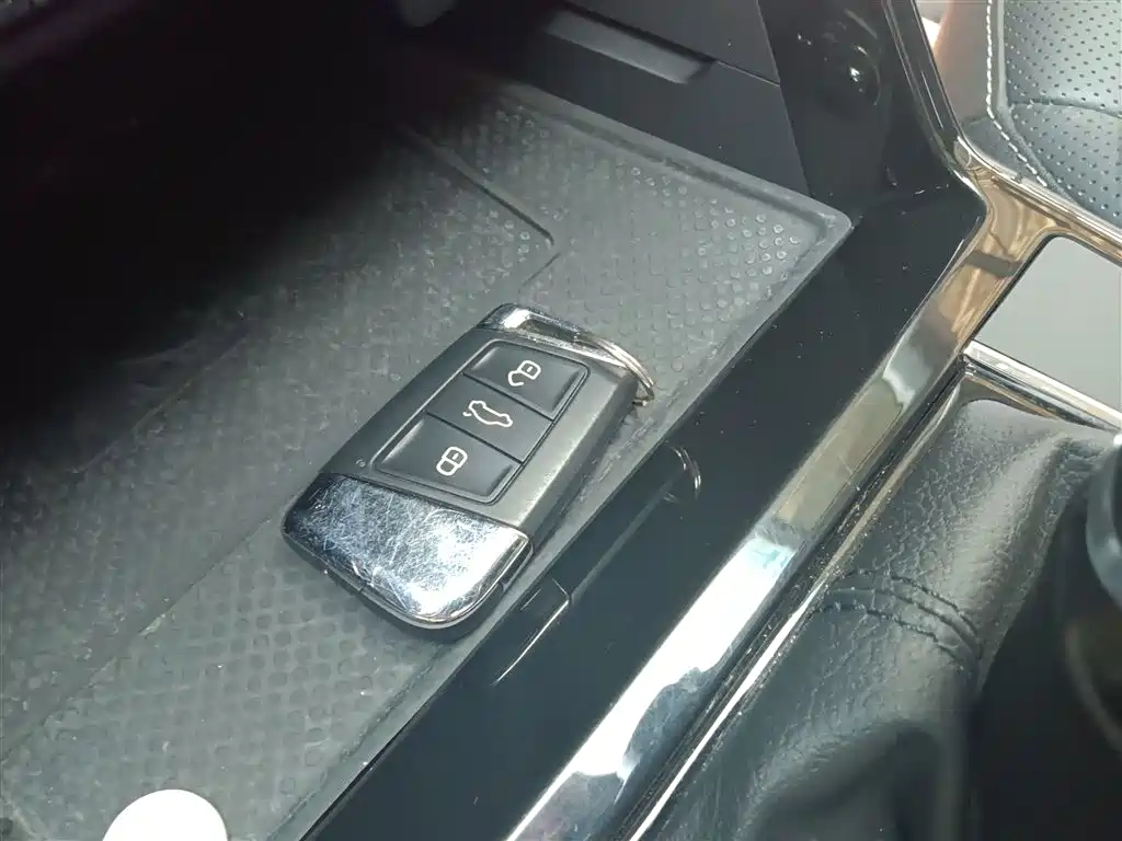 Volkswagen Passat 2022 330TSI Premium Edition фото 9