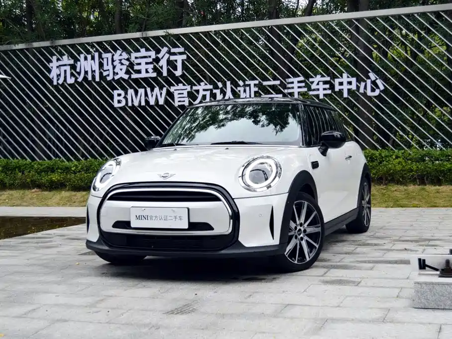 MINI MINI 2023款 1.5T COOPER 紫夜出逃 特别版