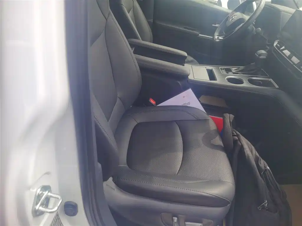 Toyota Sienna 2023 2.5L Hybrid Premium Edition фото 25