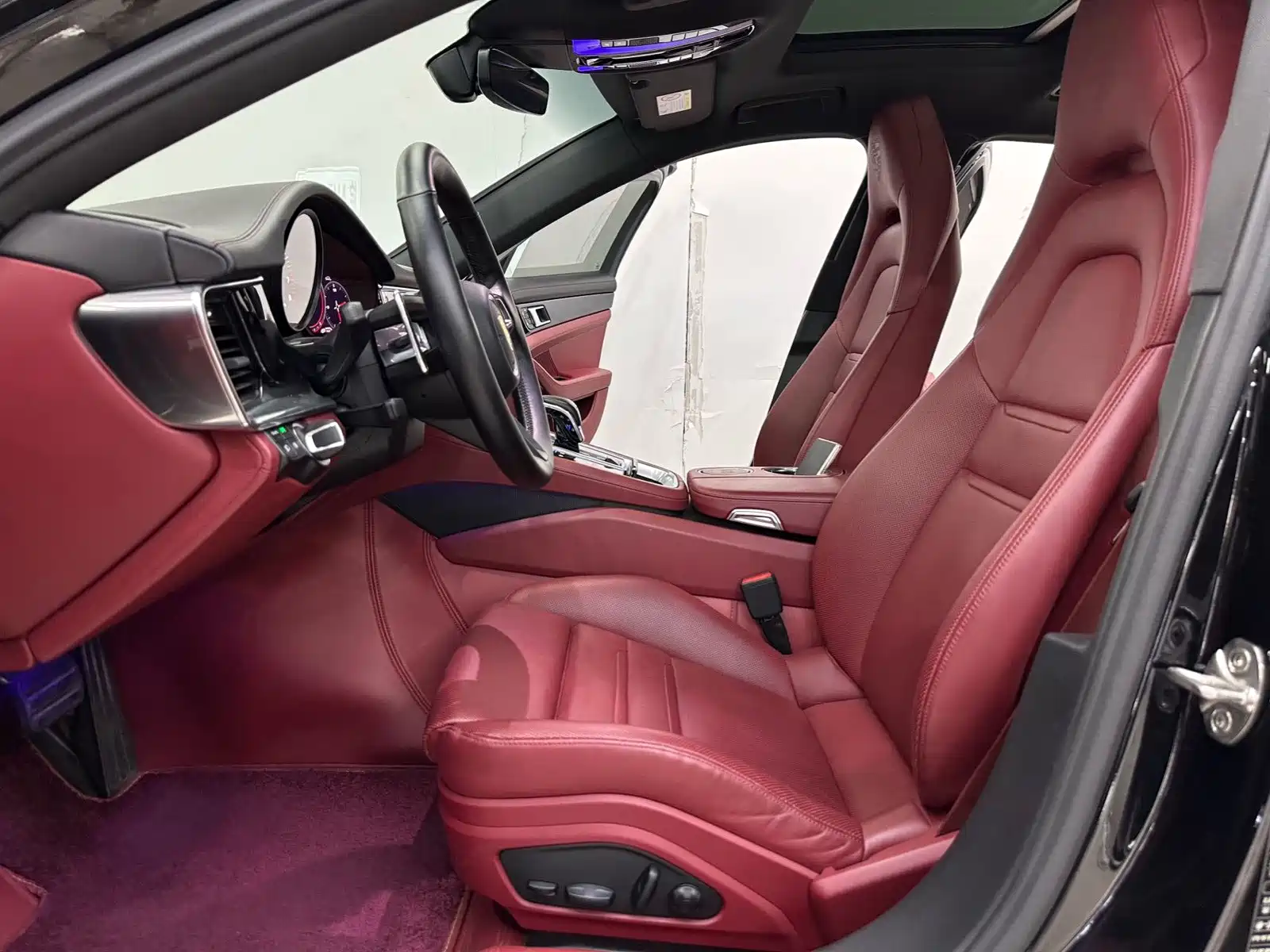 صورة 4 - Porsche Panamera