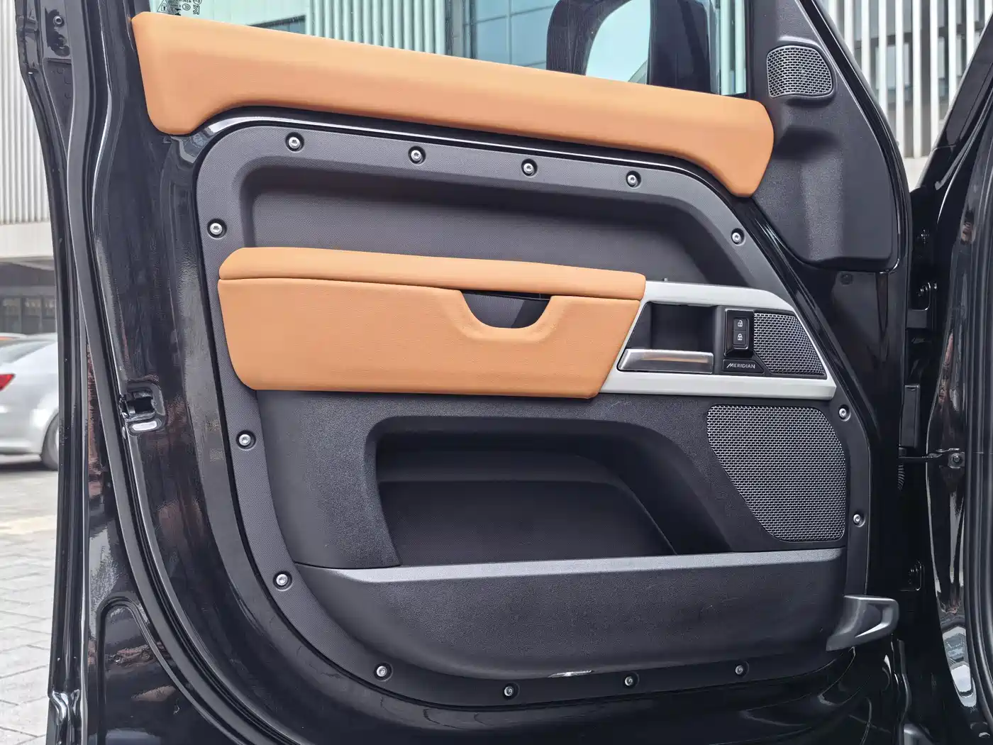 Фото 10 - Land Rover Defender