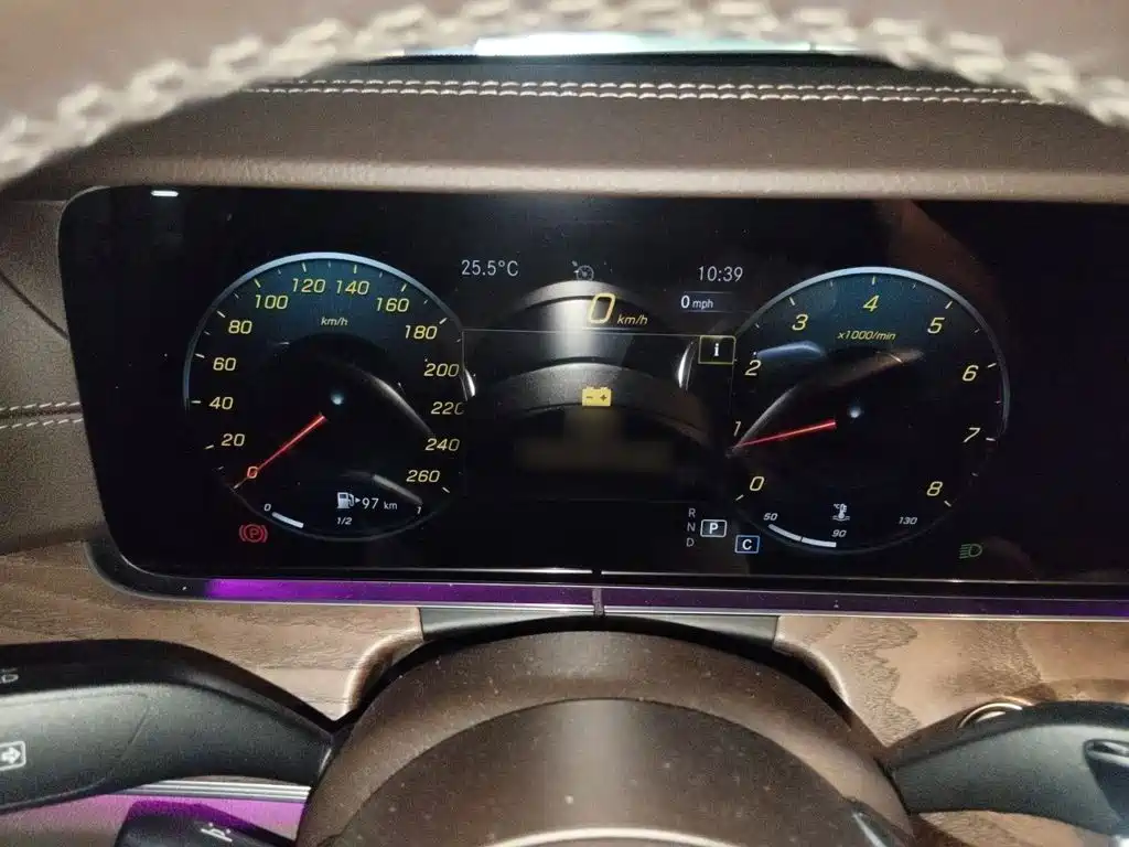 Фото 4 - Mercedes-Benz E-Class