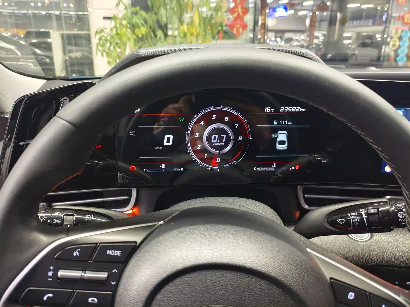 Hyundai Elantra 2022 1.5L CVT LUX Premium Edition фото 8