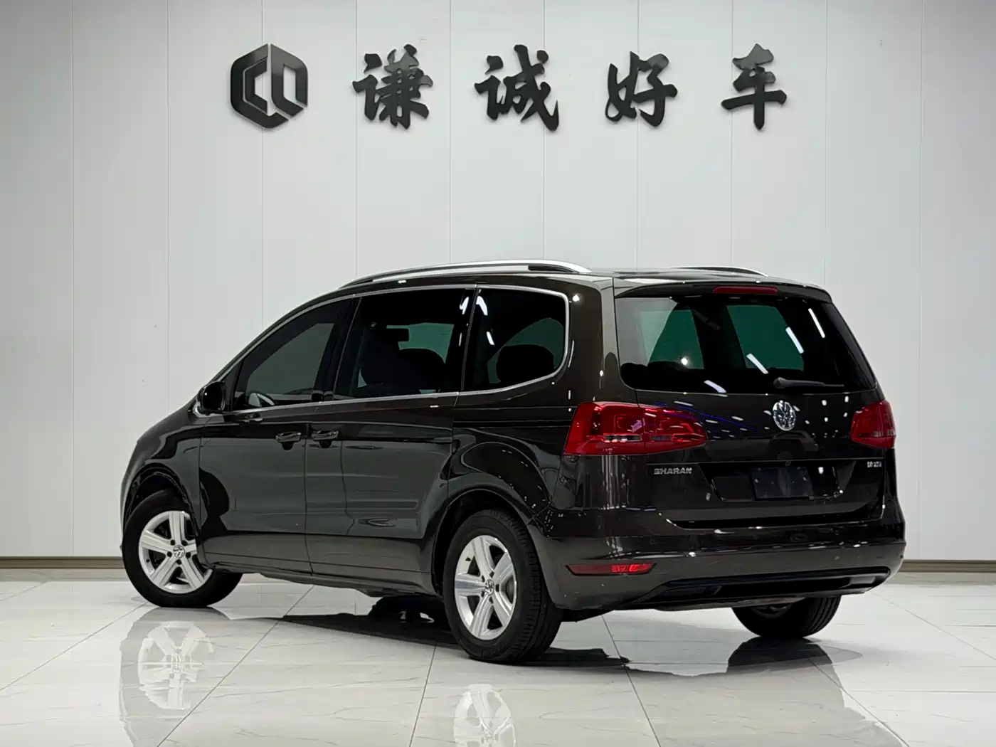 Volkswagen Sharan 2013 1.8TSI Comfort фото 12