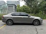Фото 4 - Škoda Octavia
