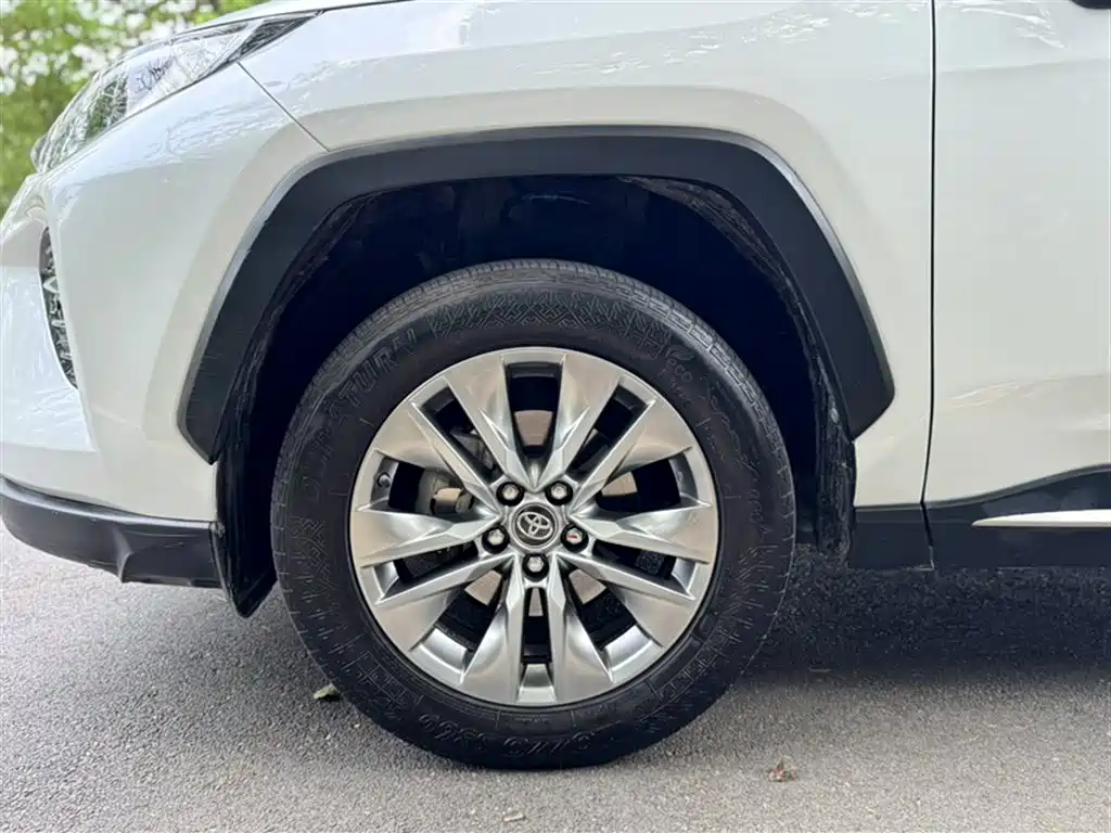Toyota Wildlander 2020 2.0L CVT AWD Luxury Edition фото 23