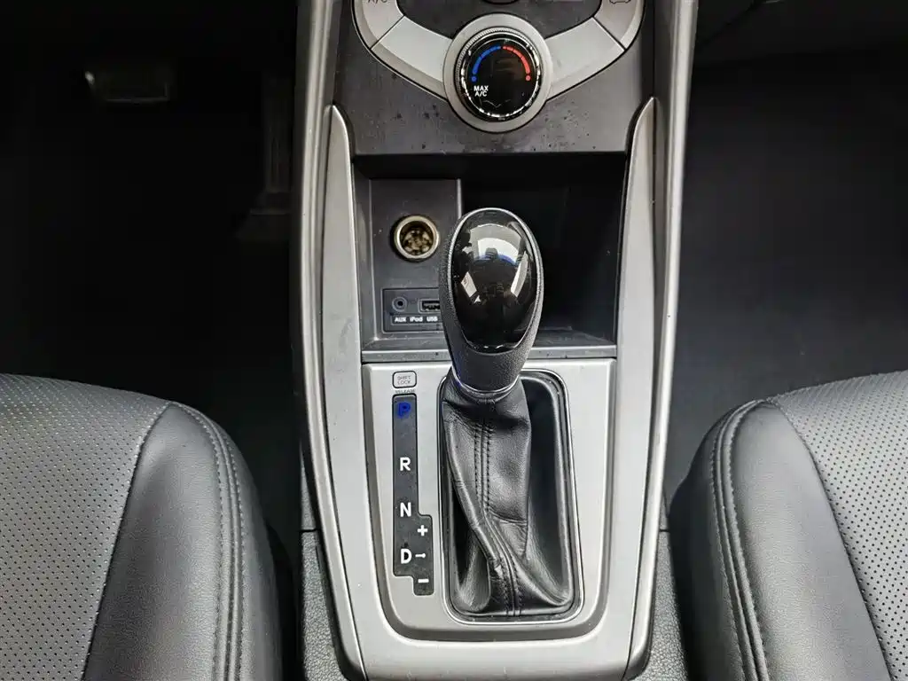 Hyundai Langdong 2012 1.6L Automatic Fashion фото 13