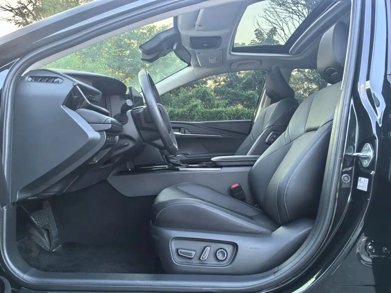 Фото 7 - Toyota Camry
