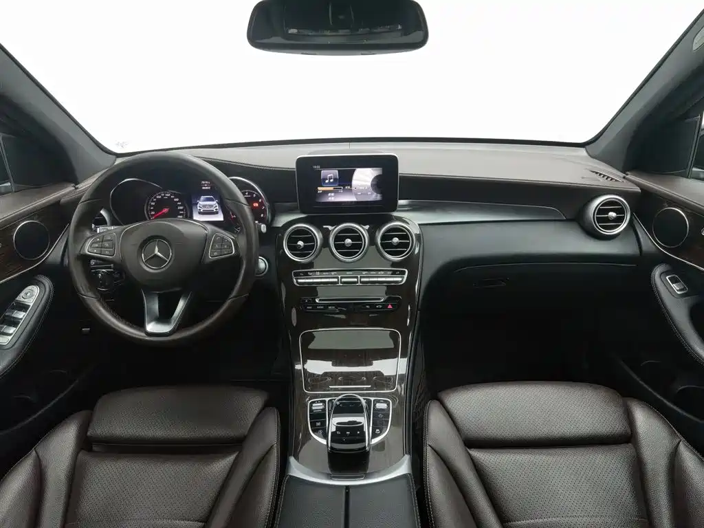 Mercedes-Benz GLC 2018 Facelift GLC 260 4MATIC Luxury фото 5