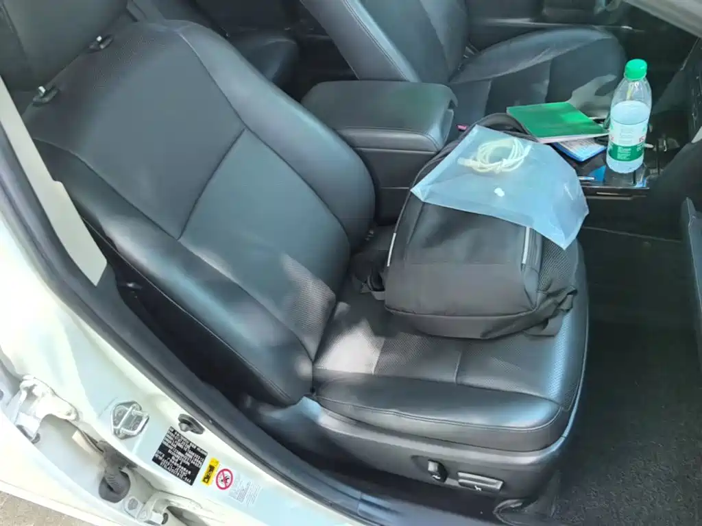 Toyota Camry 2016 2015 2.0G Leading Edition