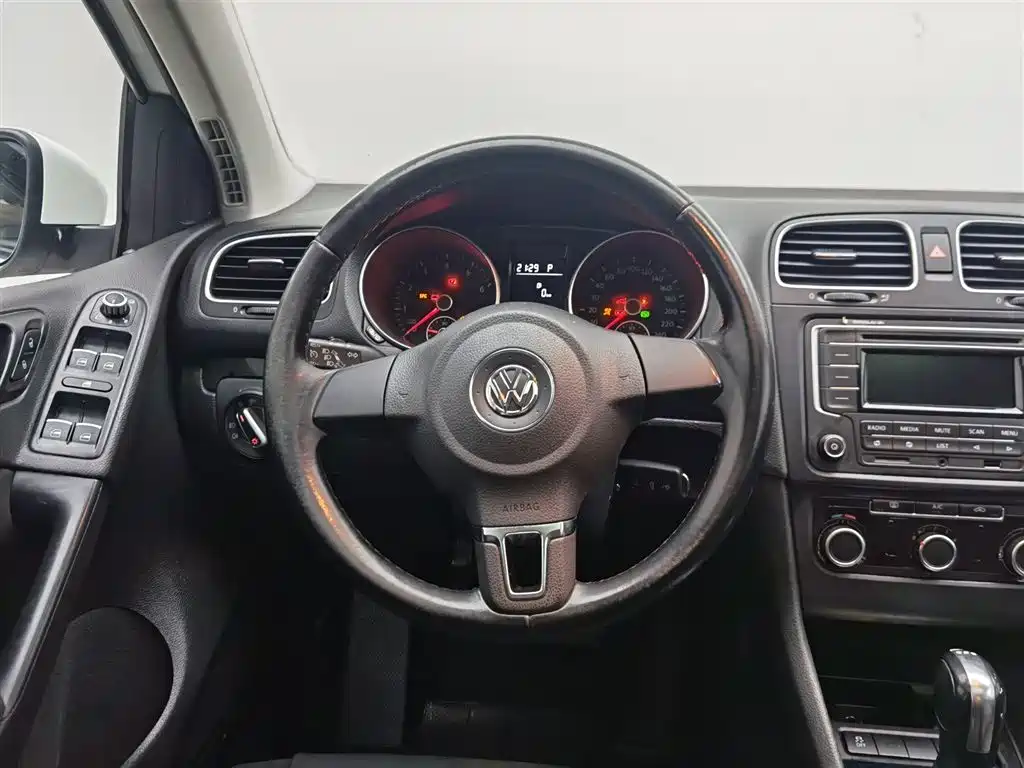 Volkswagen Golf 2012 1.4TSI Automatic Comfort фото 11