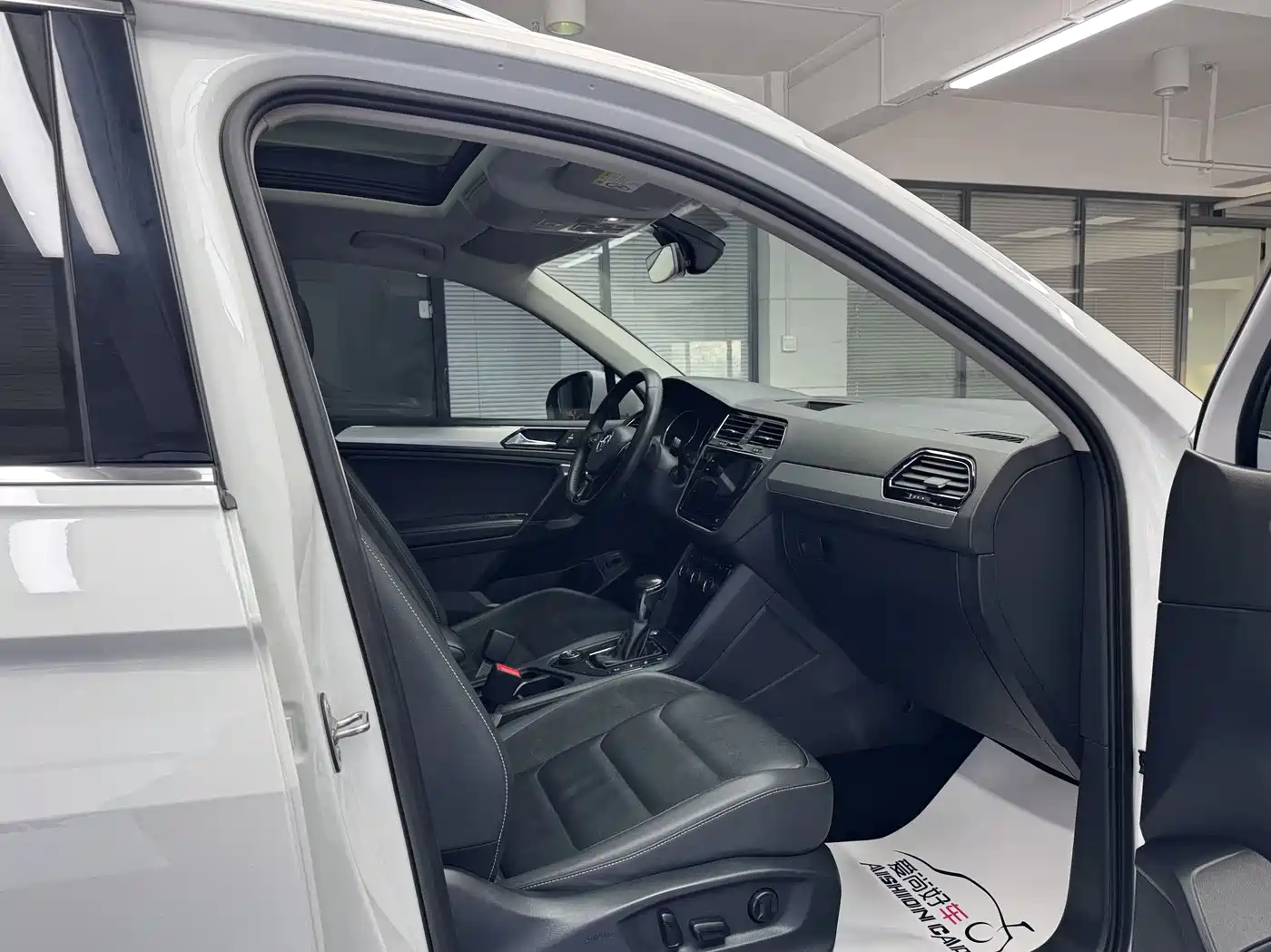 Volkswagen Tiguan L 2019 380TSI Automatic 4WD Intelligent Luxury 7-seater China VI фото 15