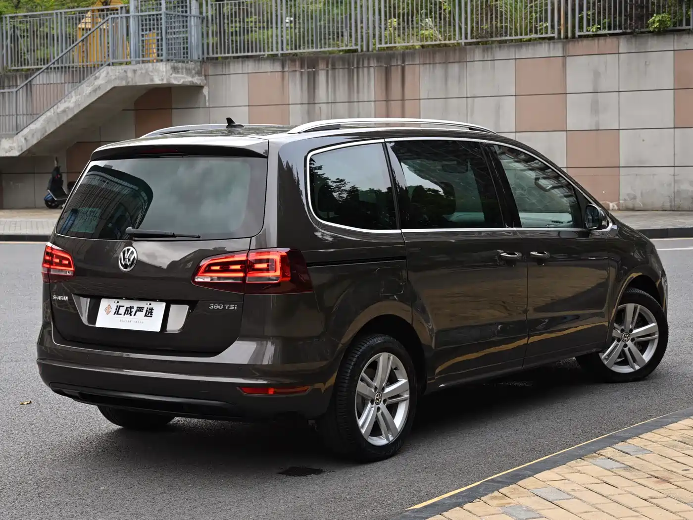 Volkswagen Sharan 2018 380TSI Comfort 7-Seater фото 4