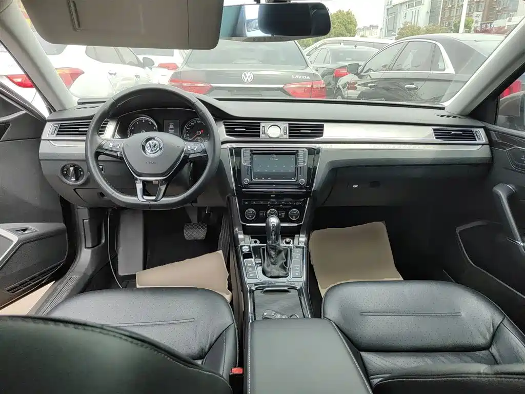 Volkswagen Passat 2016 330TSI DSG Executive Edition фото 6