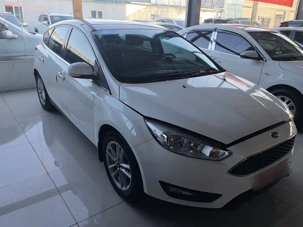 Фото 4 - Ford Focus