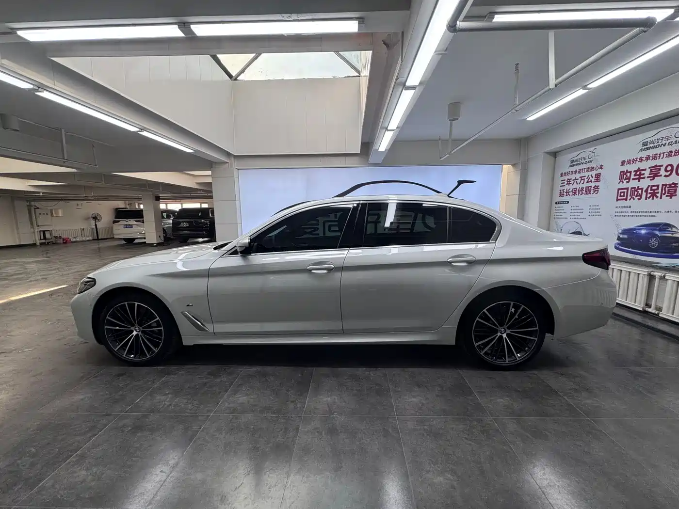 BMW 5 Series 2023 530Li xDrive M Sport Package фото 4