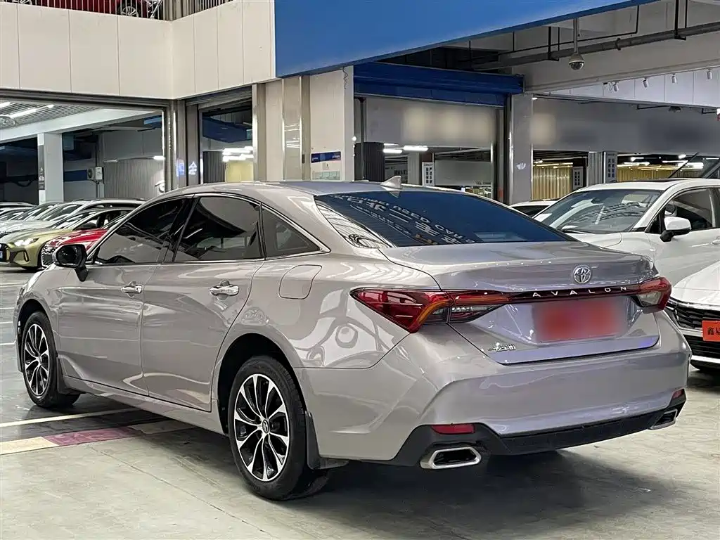 Toyota Avalon 2022 2.0L Luxury Edition фото 11