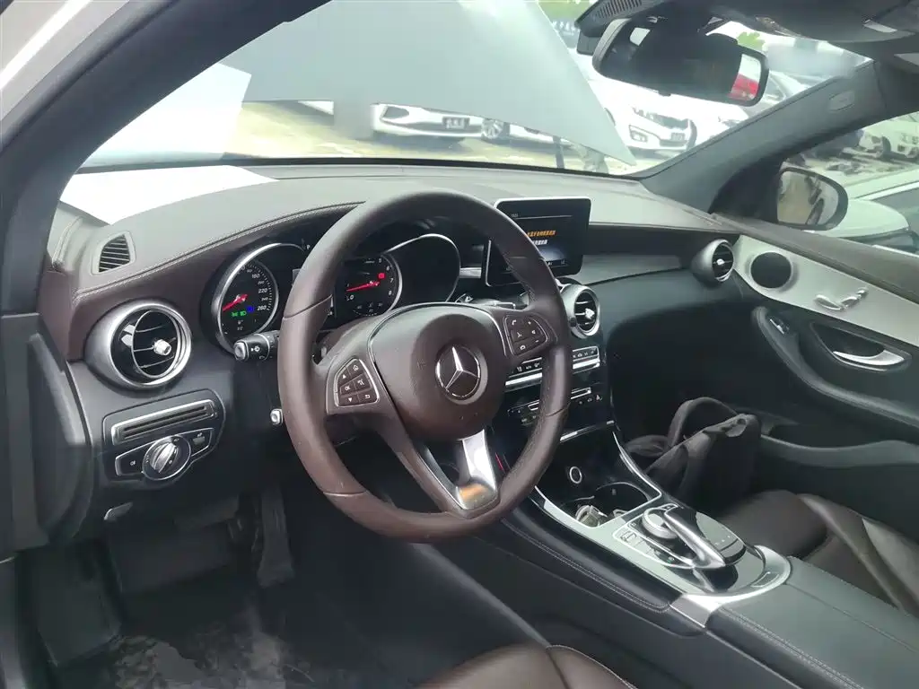 Mercedes-Benz GLC 2017 GLC 200 4MATIC фото 7