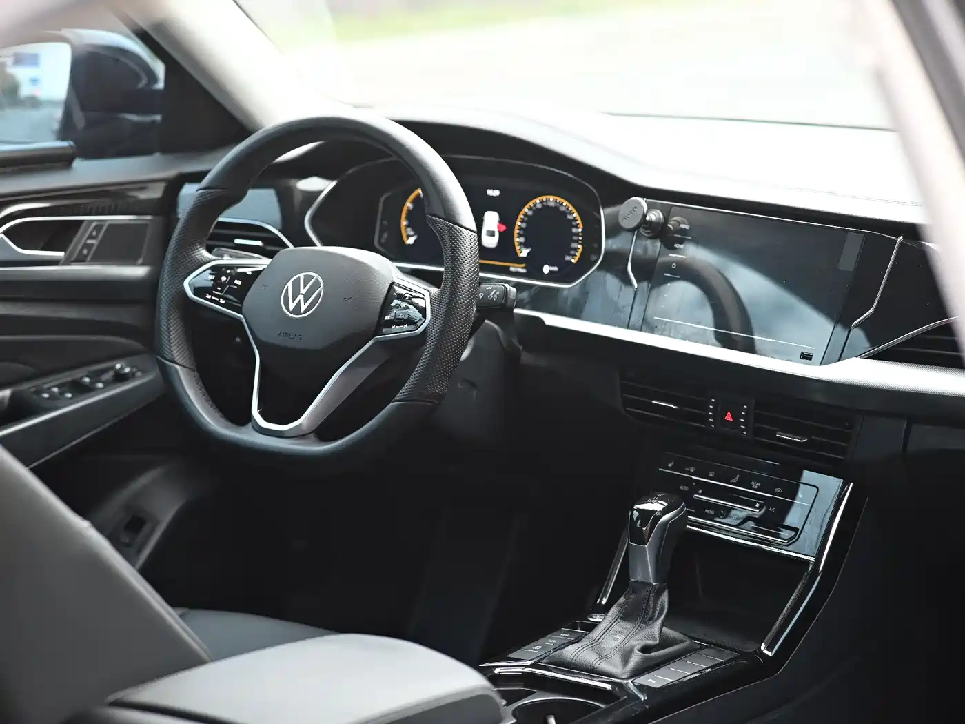 Volkswagen Passat 2023 330TSI Starlight Elite Edition фото 6