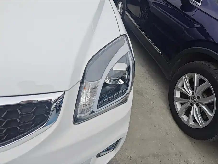 Kia Sportage 2013 2.0L Automatic 2WD DLX фото 5