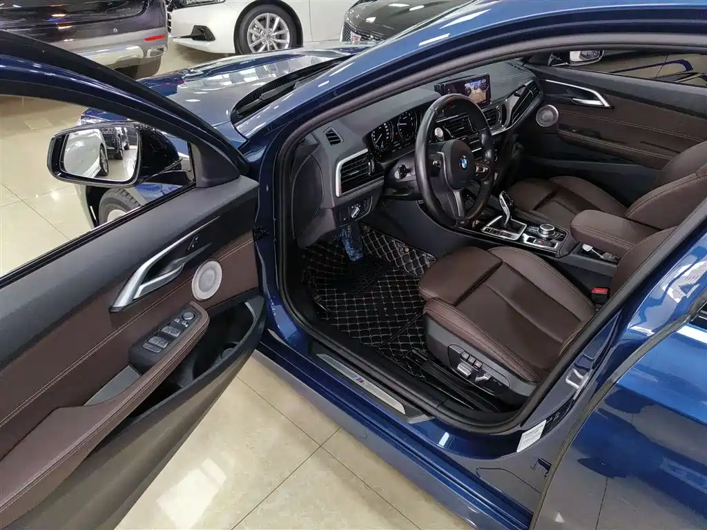 BMW 1-SERIES