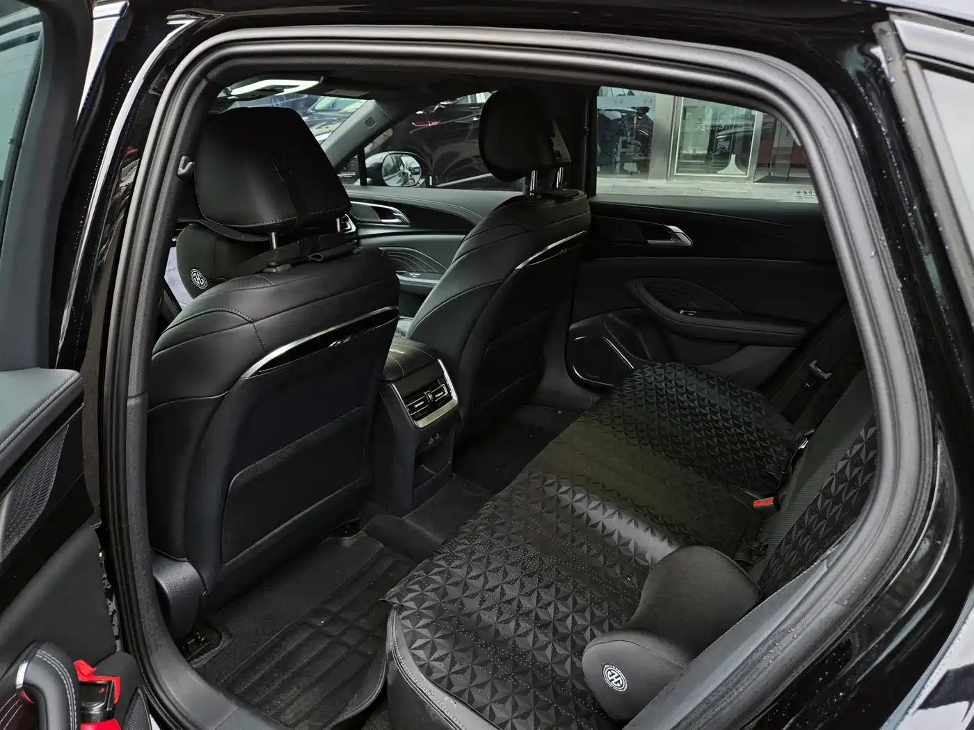Hongqi H5 2025 2.0T Automatic Mystic Shadow фото 9