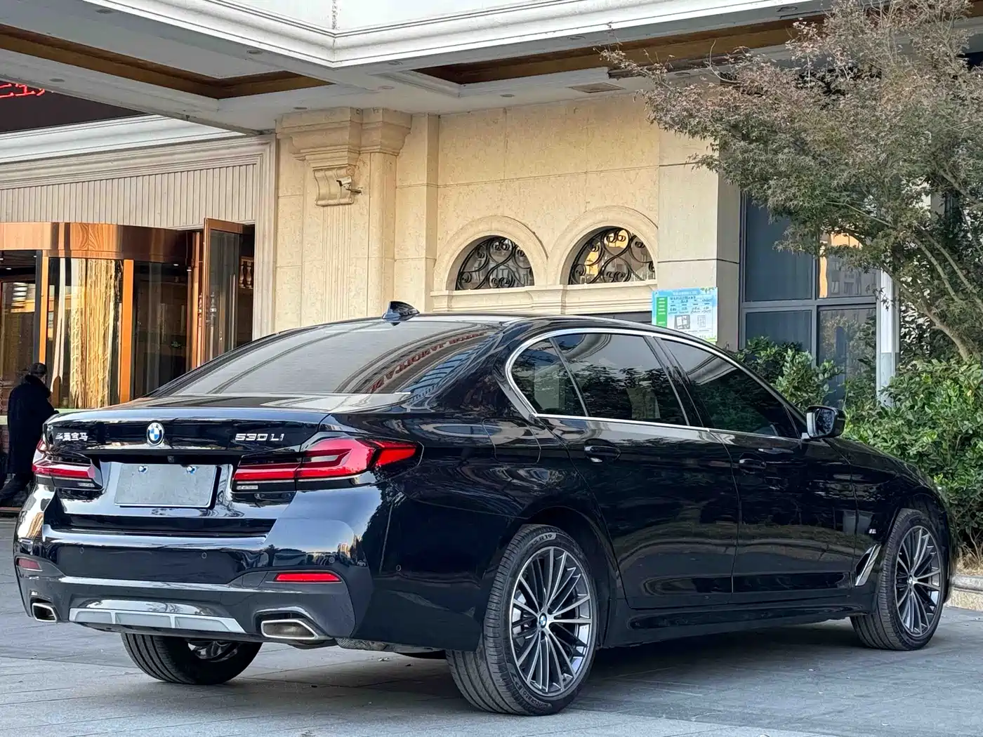 BMW 5 Series 2021 530Li Leading M Sport Package фото 8