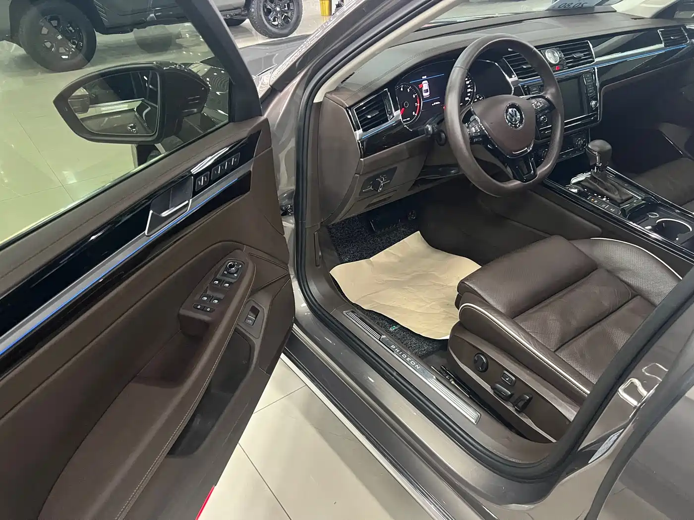 Volkswagen Phideon 2016 480 V6 AWD Premium Edition фото 7