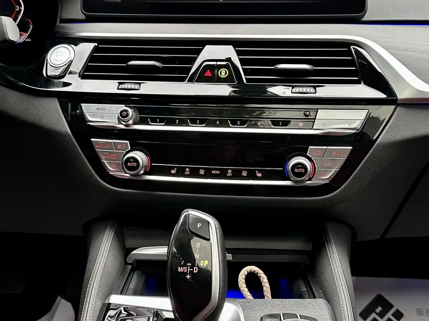 BMW 5 Series 2021 530Li Leading M Sport Package фото 24