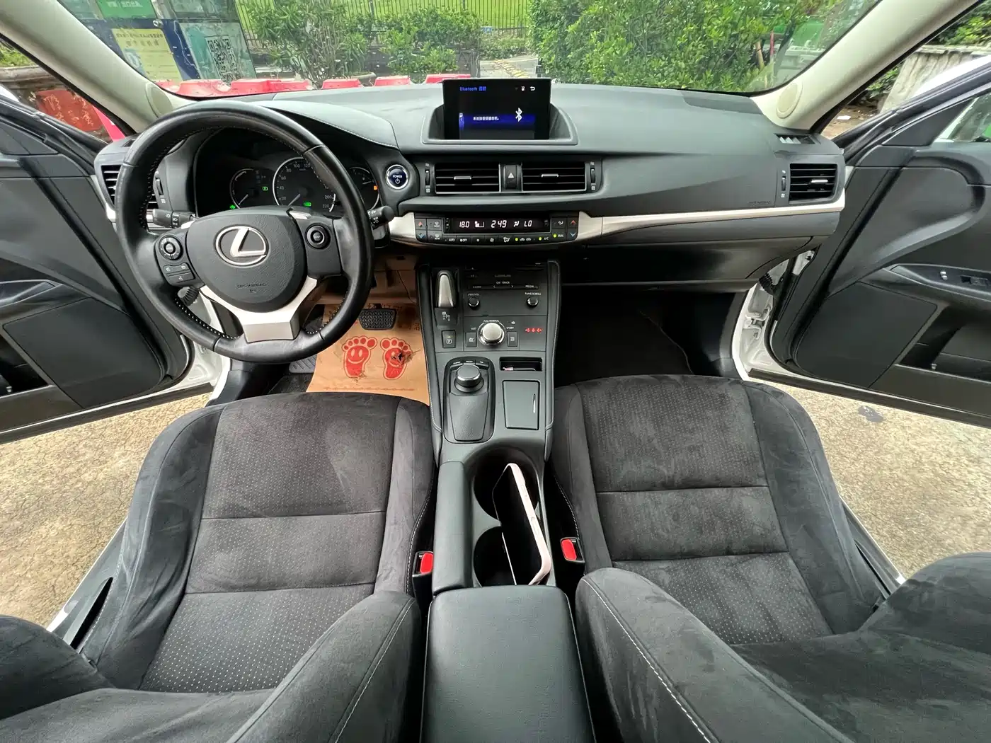 Фото 15 - Lexus CT