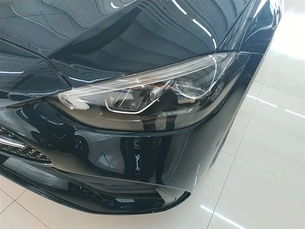 Mercedes-Benz C-Class 2023 Facelift II C 260 L Night Edition фото 18