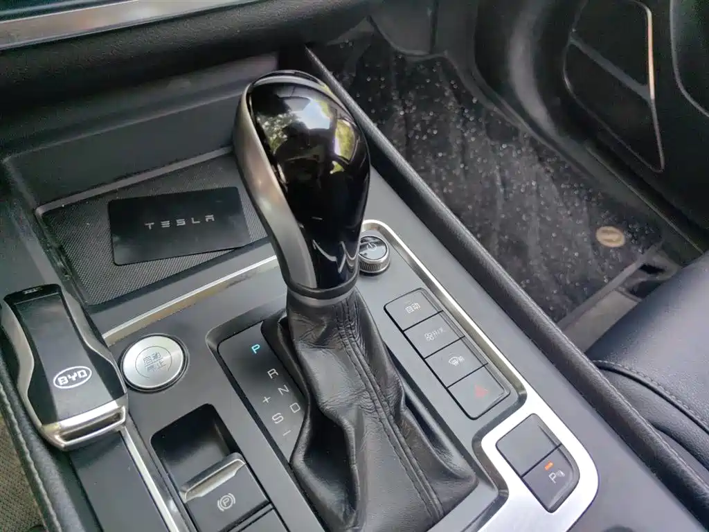 BYD Tang 2018 2.0T Automatic Smart Connection Noble Edition 7-Seater China V фото 15