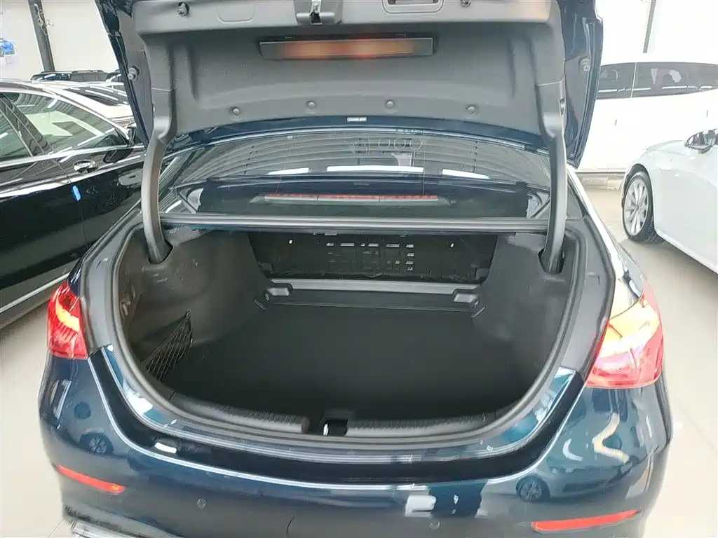 Mercedes-Benz C-Class 2023 Facelift II C 260 L Night Edition фото 15