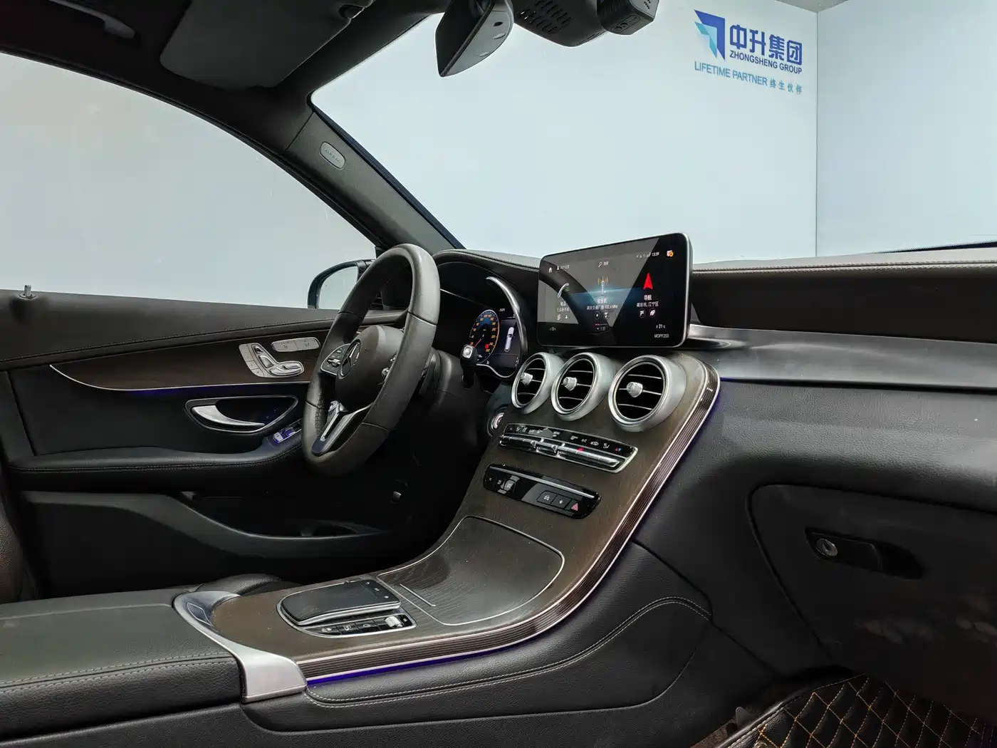 Mercedes-Benz GLC 2021 GLC 260 L 4MATIC Luxury фото 15