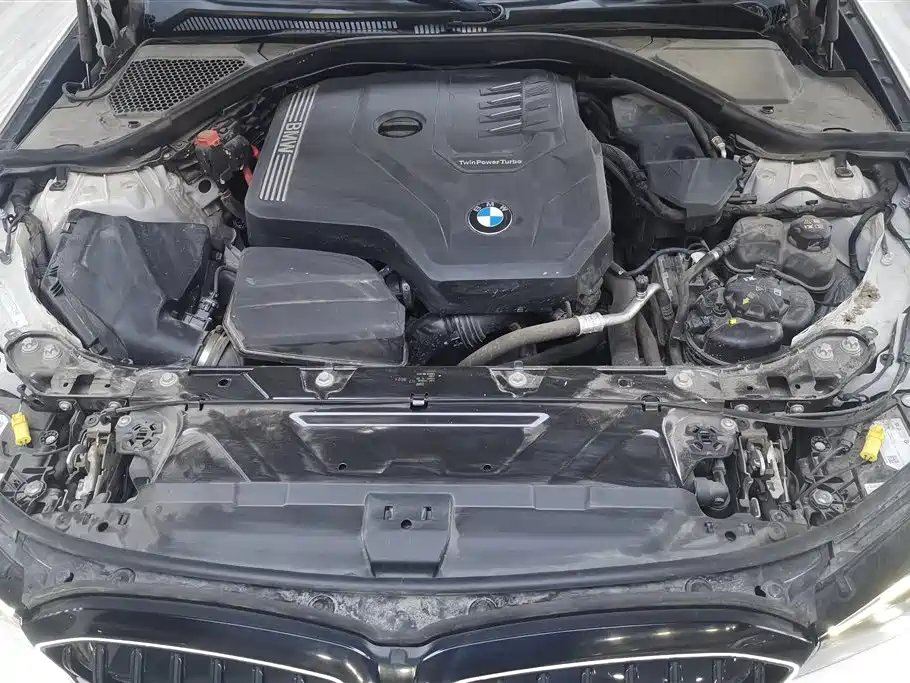 BMW 3 Series 2025 330Li Premium M Sport Night Edition фото 10