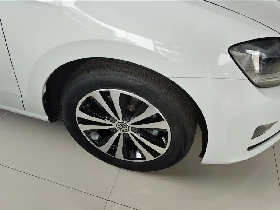 Volkswagen Golf Sportsvan 2018 230TSI Automatic Progressive фото 6