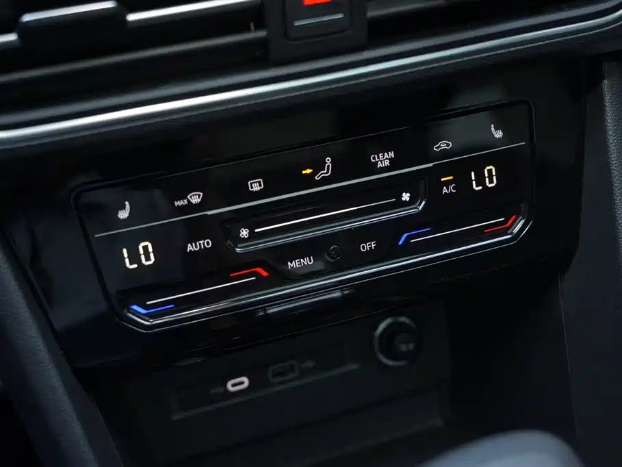 Volkswagen Tiguan L 2023 Facelift 330TSI Auto FWD R-Line Premium фото 21