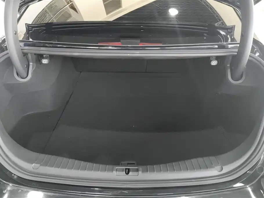 Hongqi H5 2022 Classic Facelift 1.5T DCT Flag Rhythm Edition фото 4