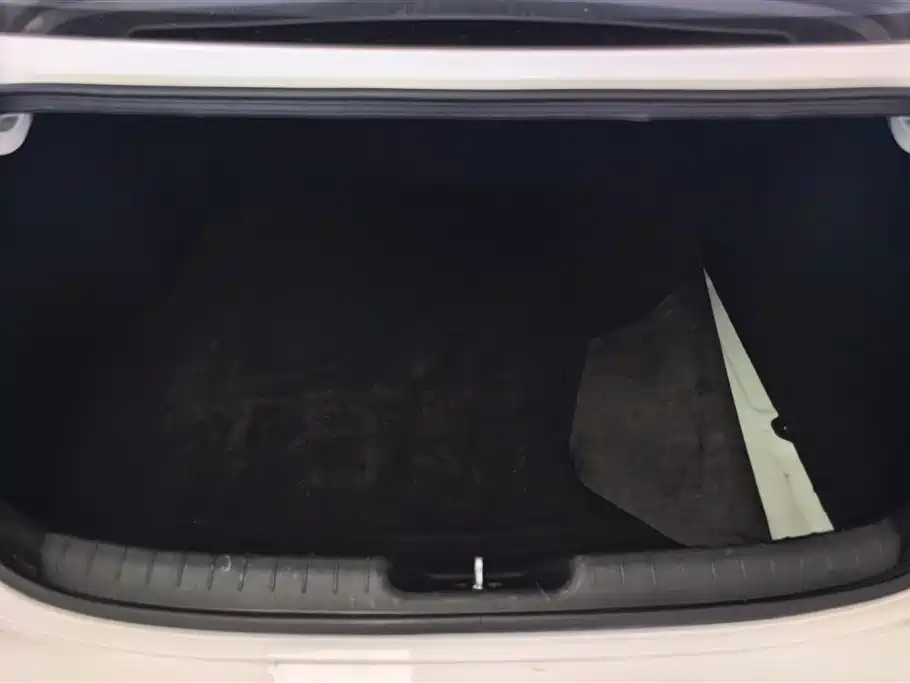 Hyundai Elantra 2021 1.5L CVT GLX Elite Edition фото 4